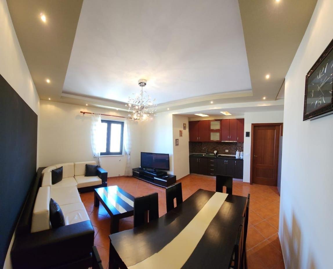 City Center Apartment Galeria تيرانا المظهر الخارجي الصورة